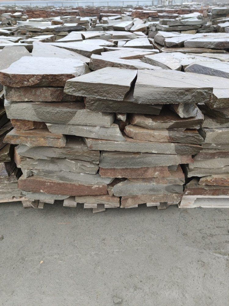 Плитняк песчаник серо-зелёный для мощения 60-65 мм купить в Покачи