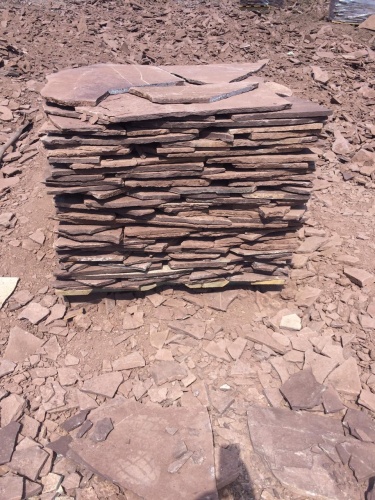 Плитняк лемезит бордовый для цоколя 1,5-2 см купить в Покачи