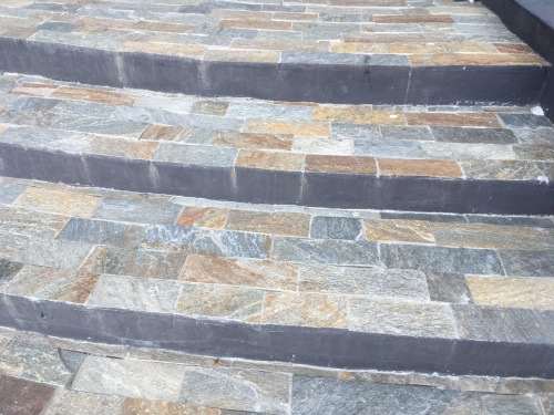 Плитка из Златолита Уральского для лестницы купить в Покачи