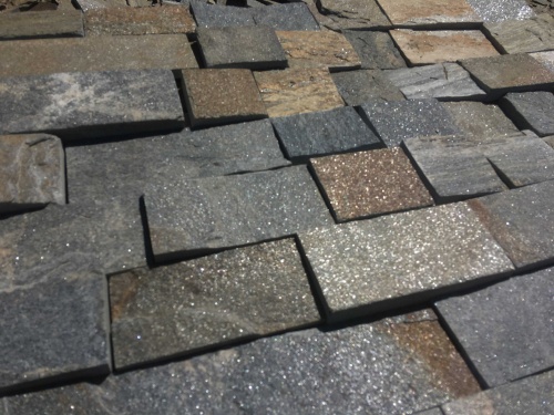 Плитка пилёная златолит Уральский для цоколя, отмостки купить в Покачи