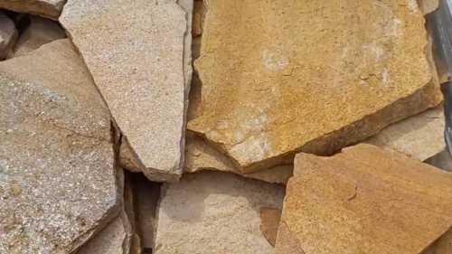 Плитняк златолит жёлтый для цоколя купить в Покачи