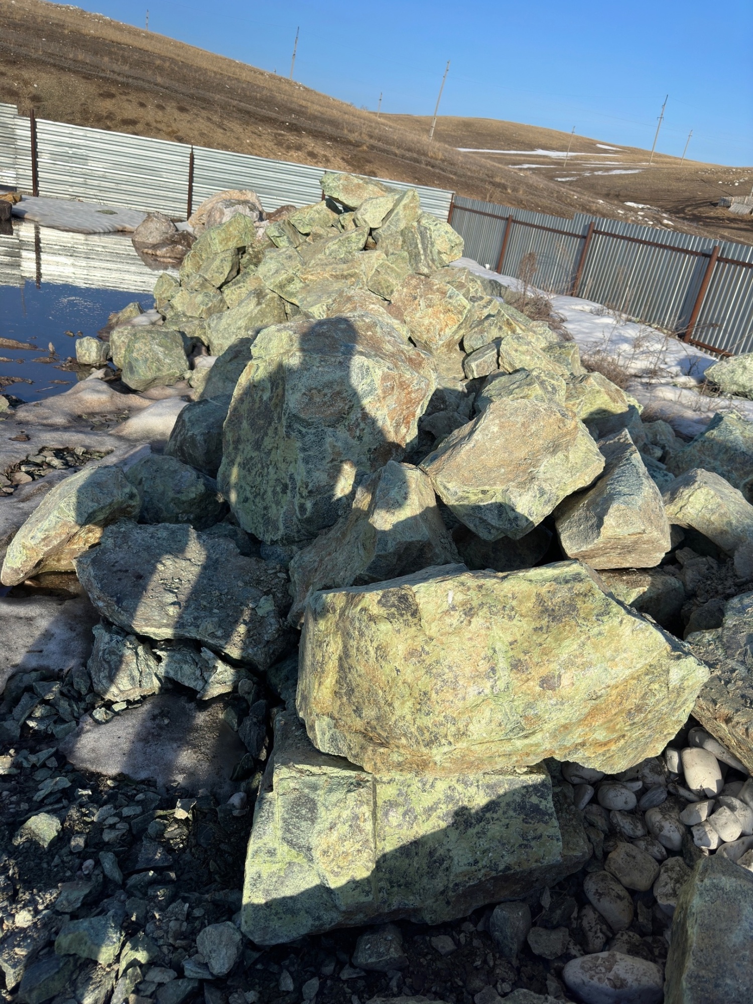 Камни для ландшафтного дизайна зелёные 10-60 килограмм купить в Покачи