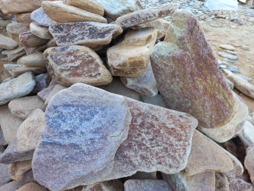 Златолит жёлтый, жёлто-зелёный глыбки и валуны для ланшафтного дизайна купить в Покачи