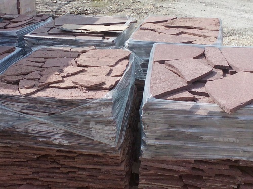 Плитняк лемезит бордовый для облицовки цоколя 20-25 мм  купить в Покачи