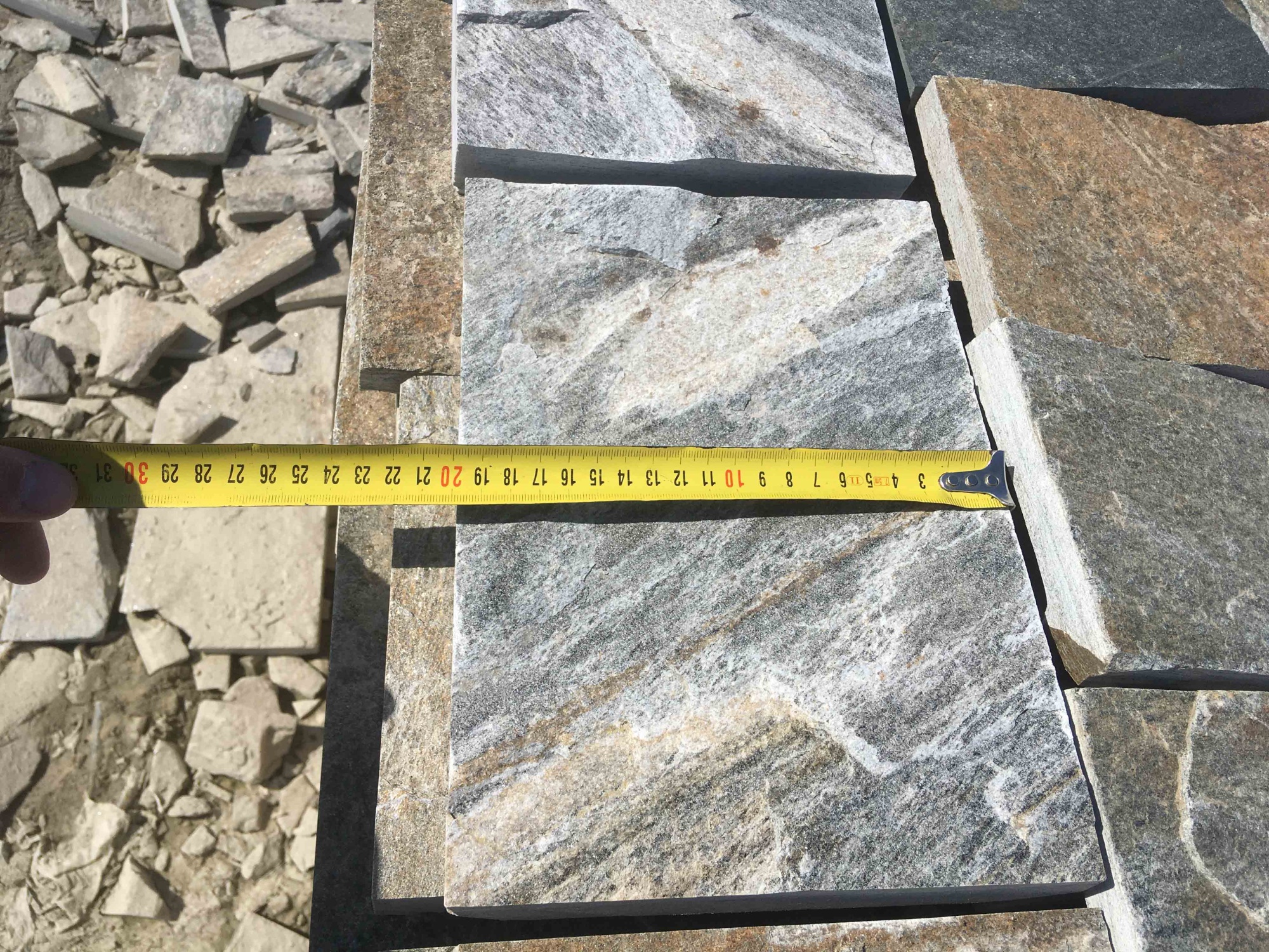 Плитка пилёная златолит Уральский для фасада купить в Покачи