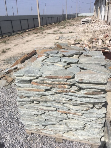 Златолит серебристый галтованный для лестниц купить в Покачи